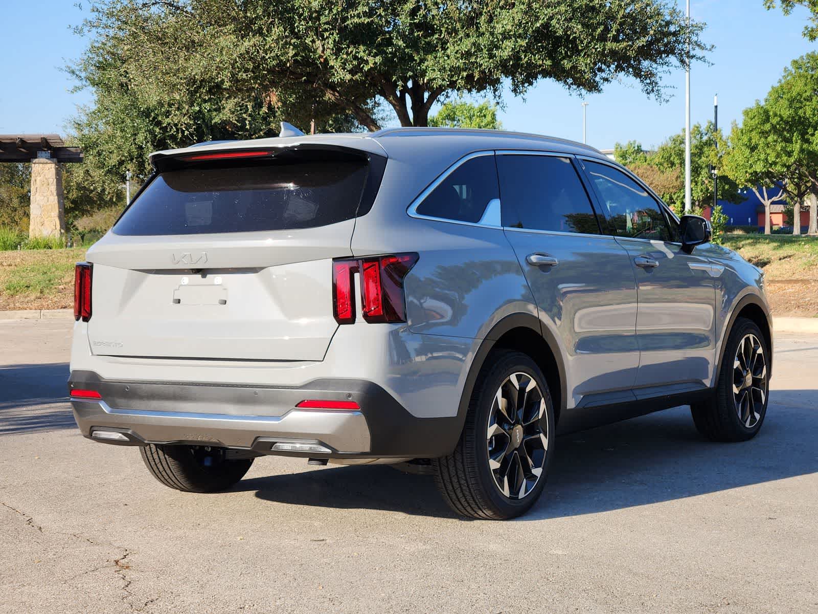 Thumbnail: 2026 Kia Sorento - 4