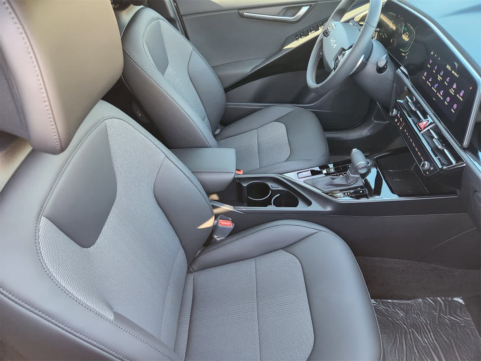 Thumbnail: 2026 Kia Niro - 12