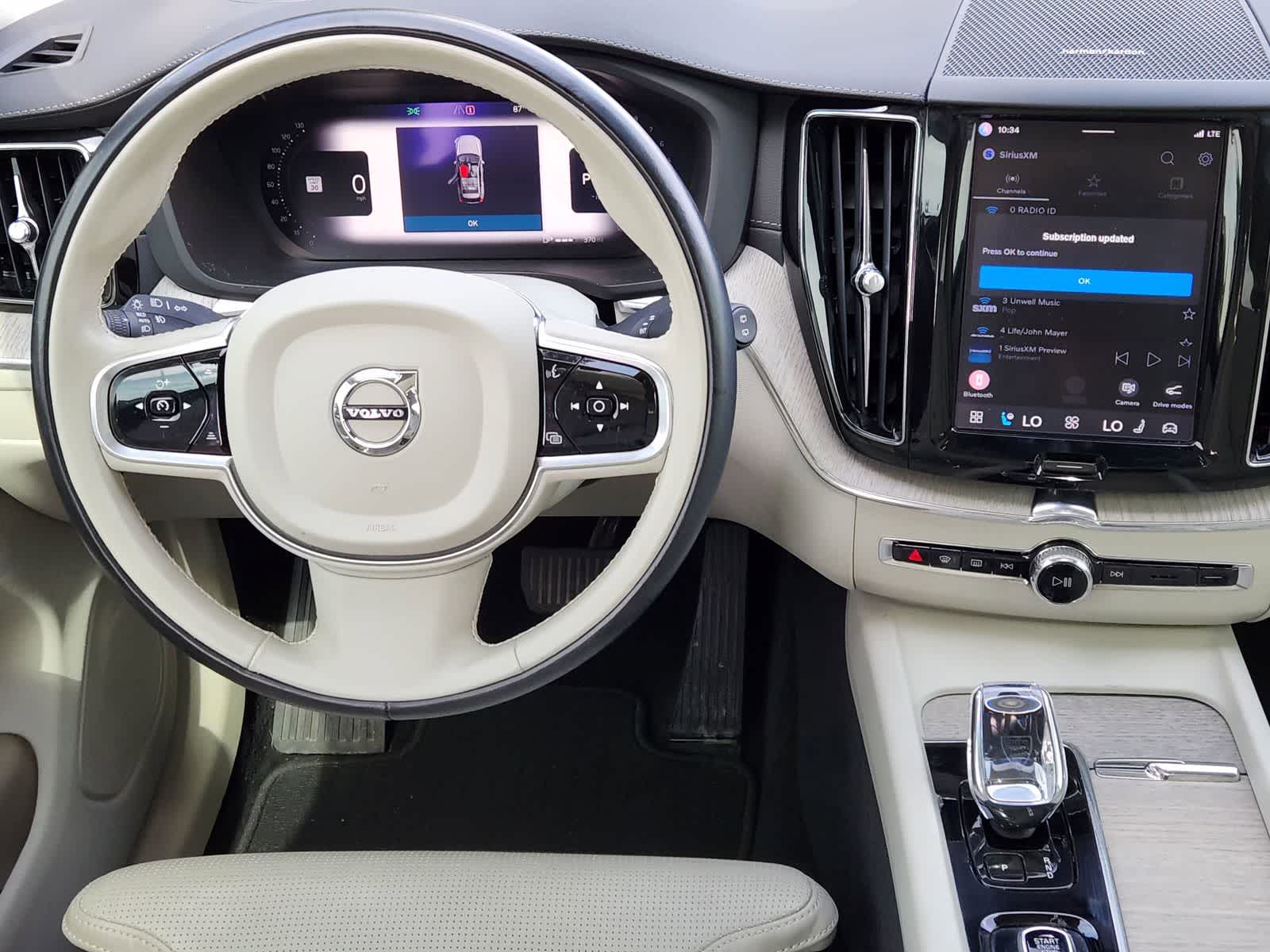 Thumbnail: 2023 Volvo XC60 - 25