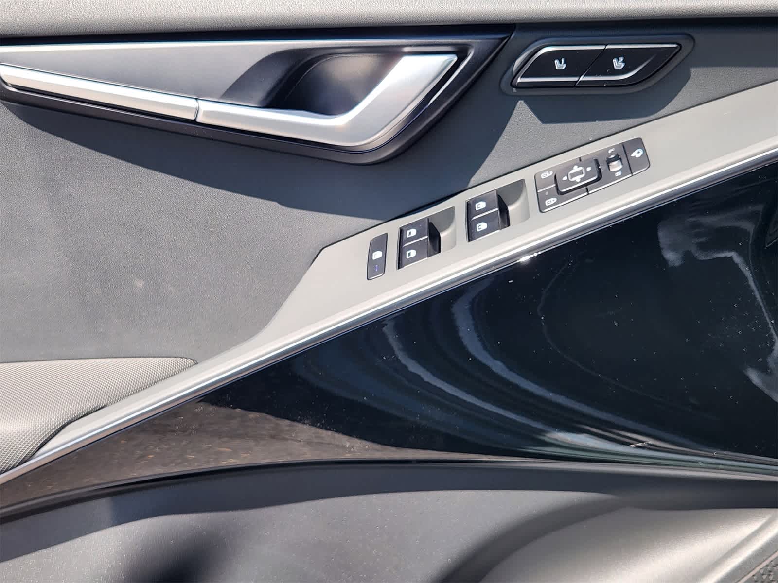 Thumbnail: 2026 Kia Niro - 18