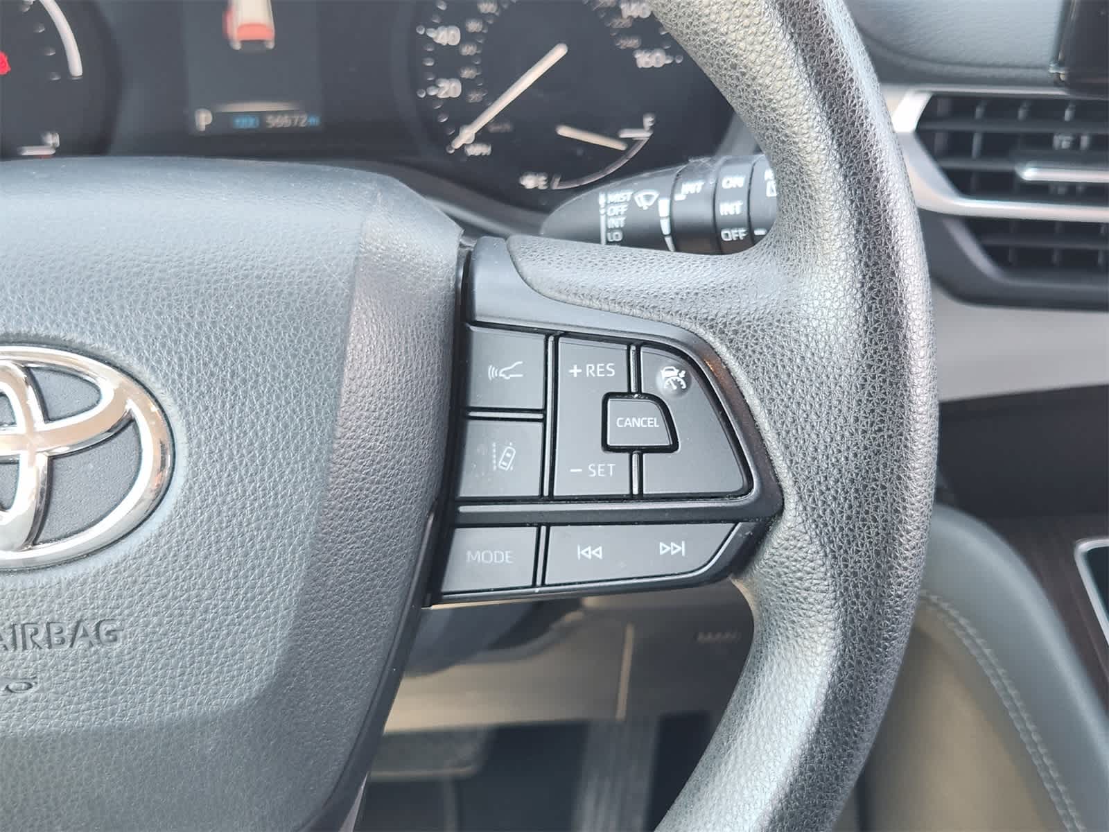 Thumbnail: 2022 Toyota Sienna - 28