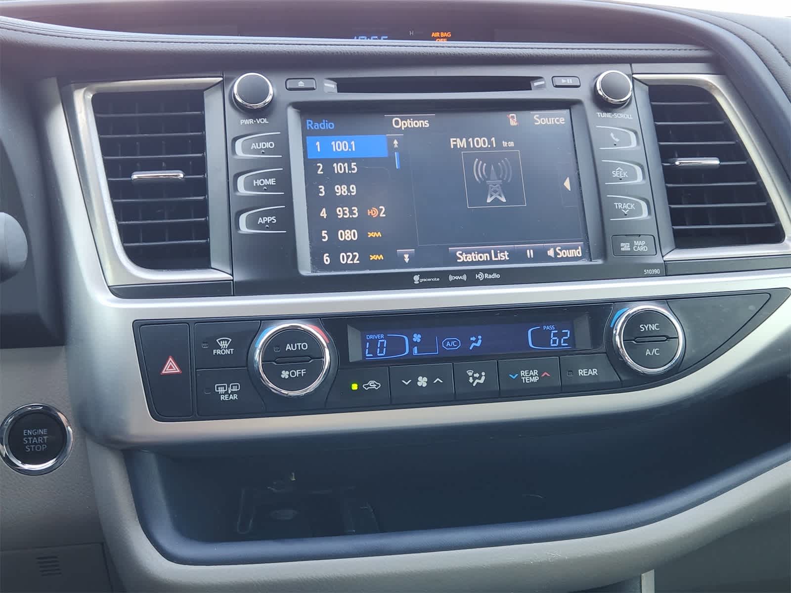 Thumbnail: 2019 Toyota Highlander - 17