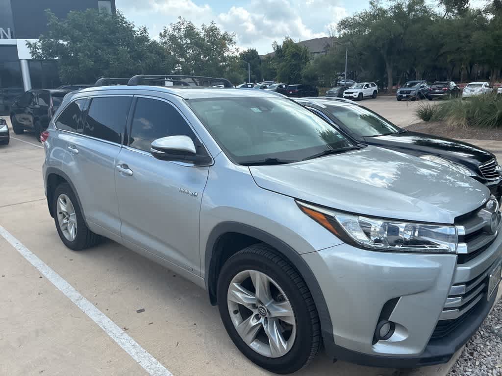 Thumbnail: 2017 Toyota Highlander - 3