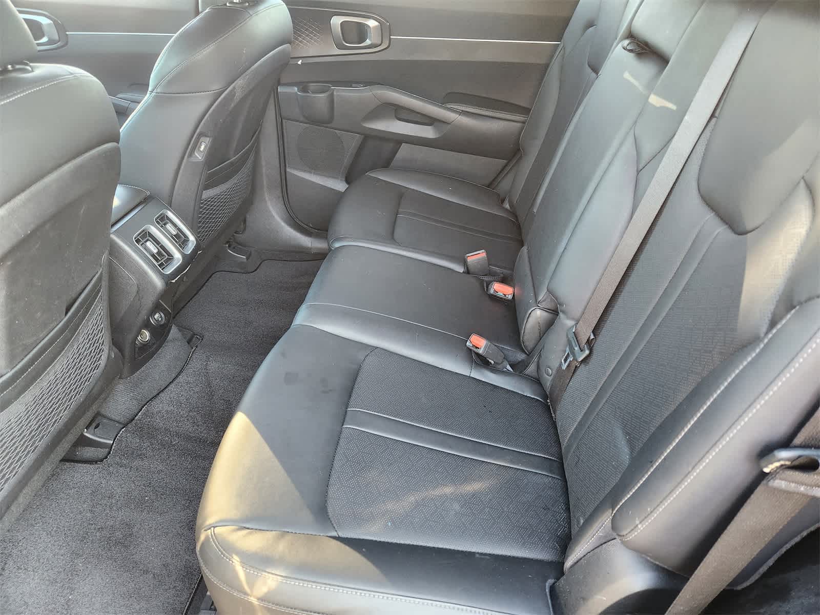 Thumbnail: 2022 Kia Sorento - 23