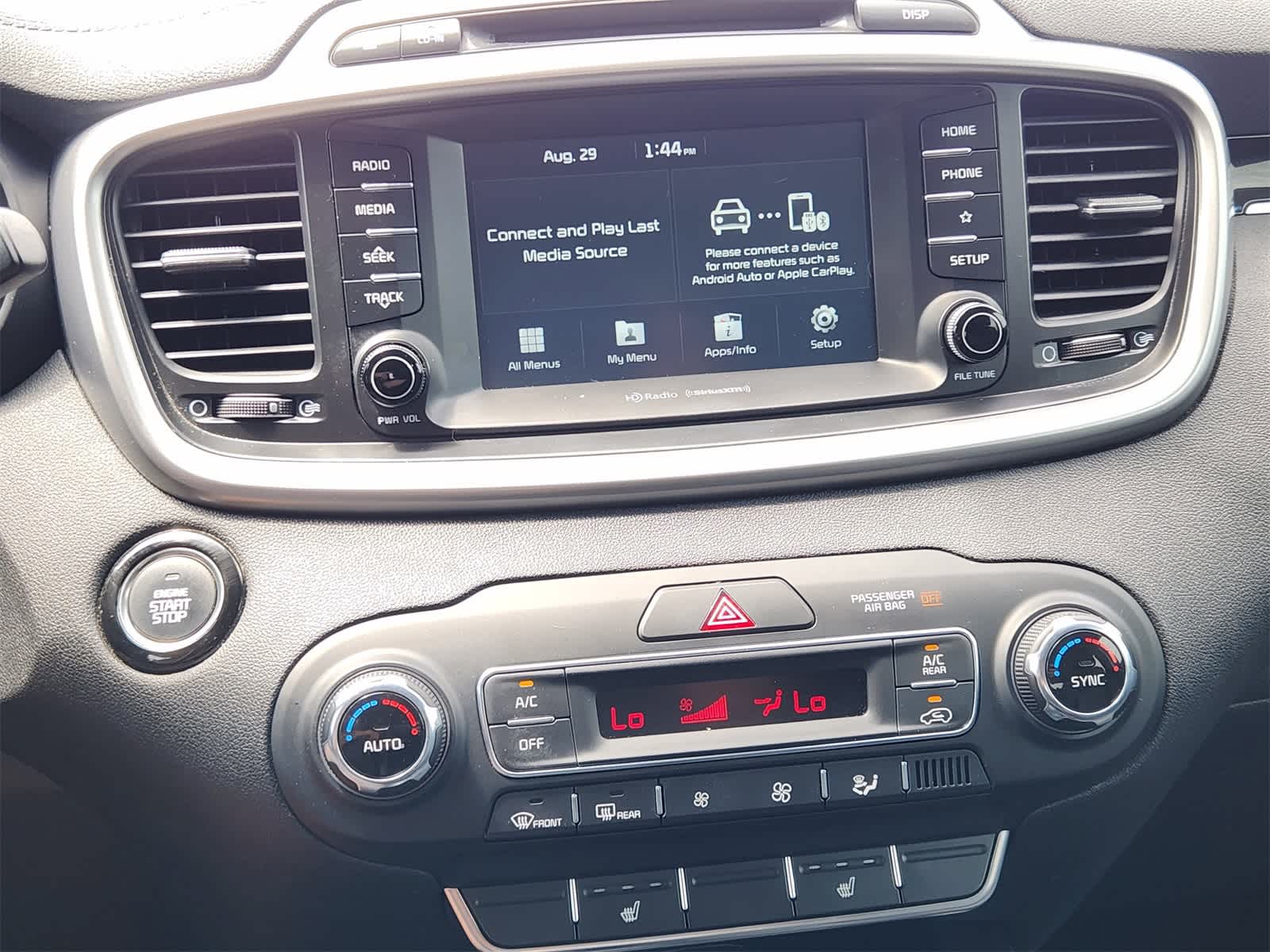 Thumbnail: 2019 Kia Sorento - 17