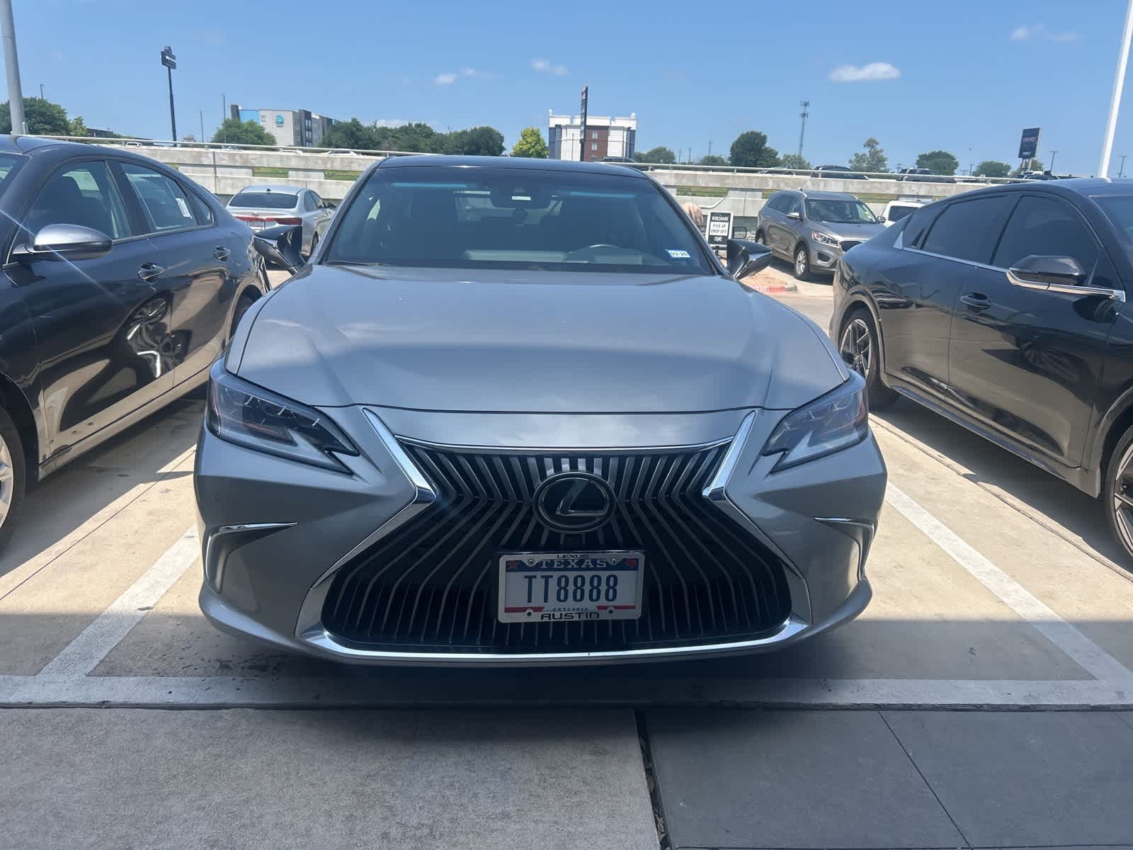 Thumbnail: 2020 Lexus ES - 2