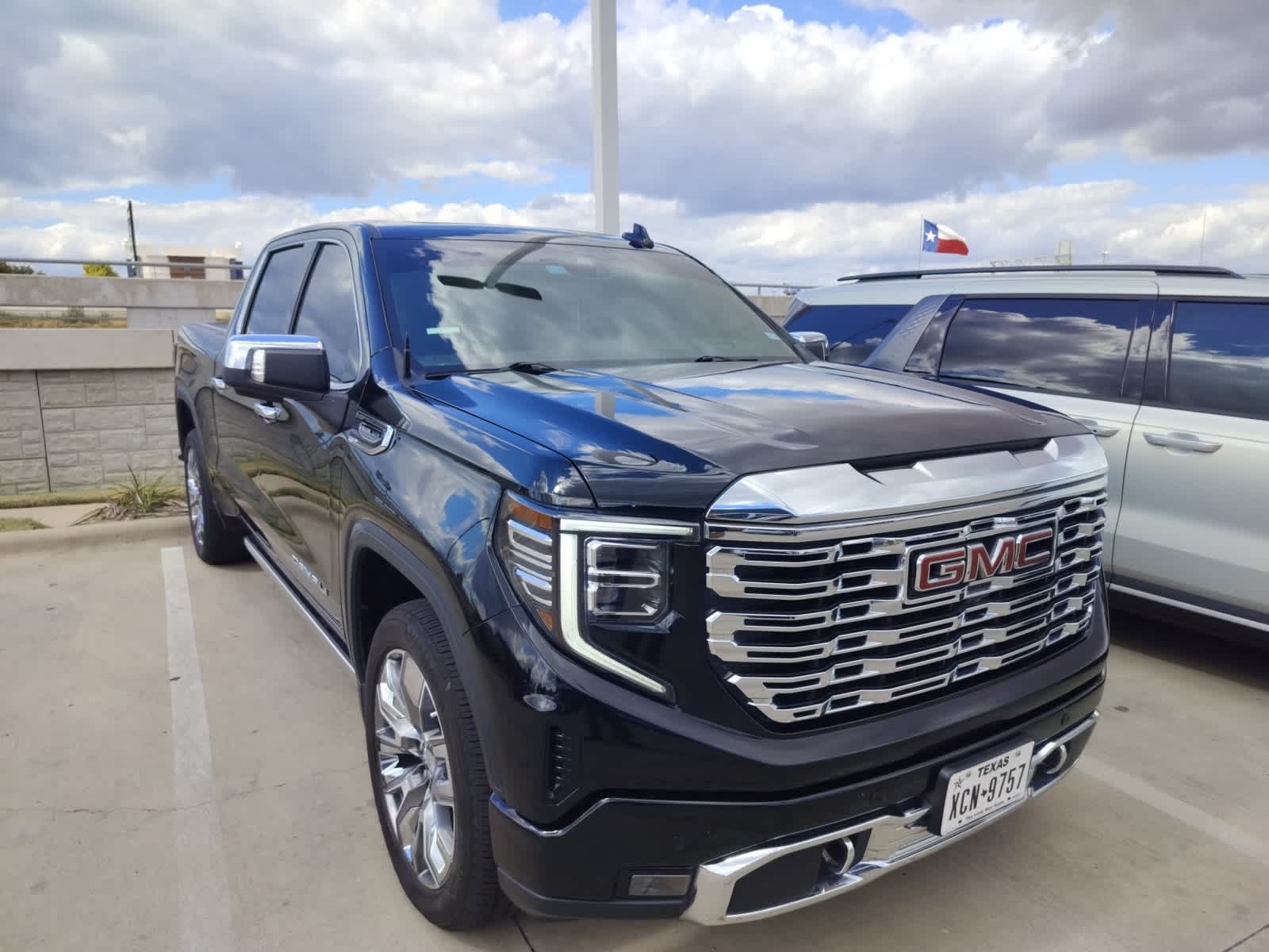 2023 Gmc Sierra 1500 Denali photo 2
