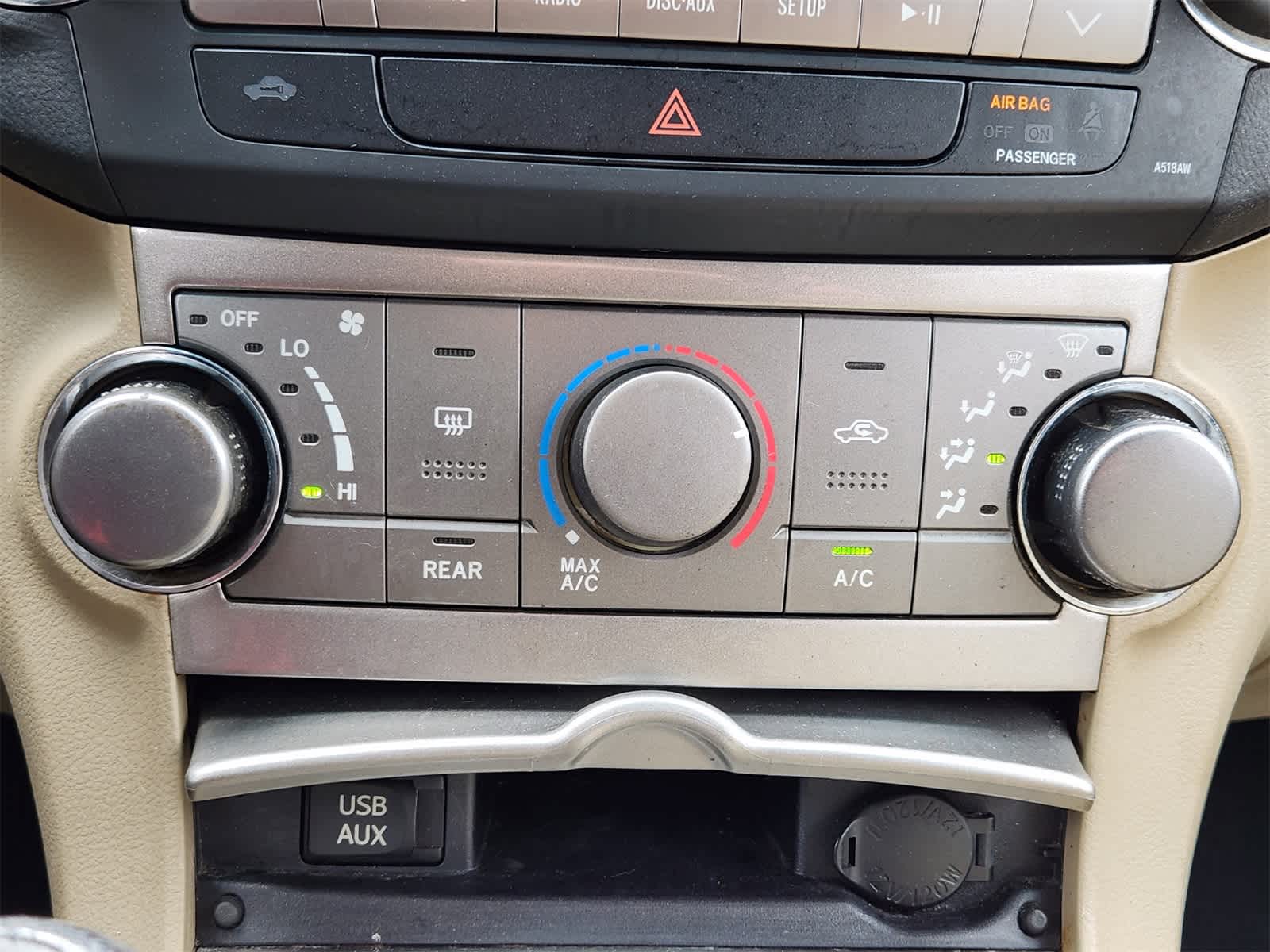 Thumbnail: 2012 Toyota Highlander - 19