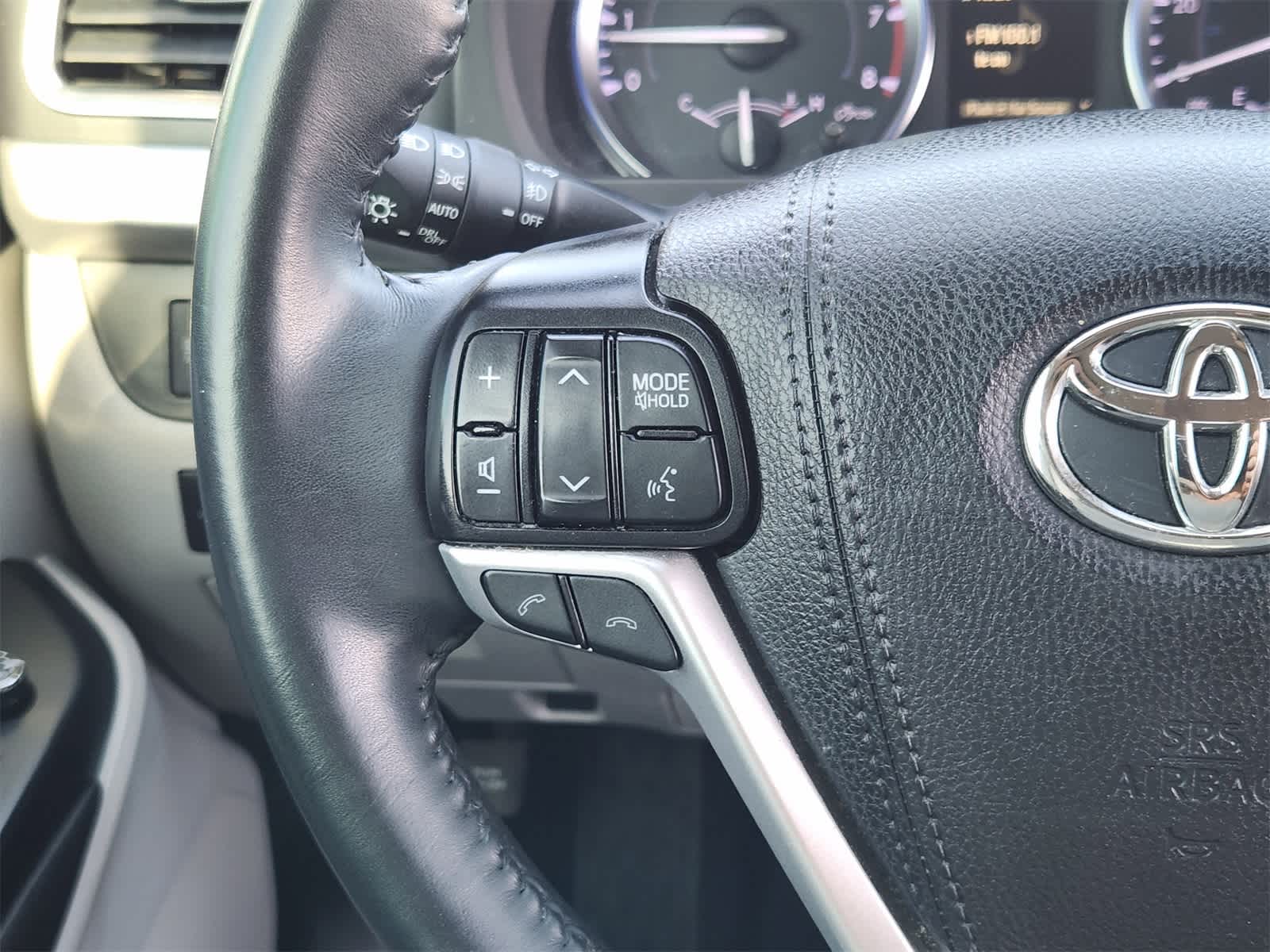 Thumbnail: 2019 Toyota Highlander - 28