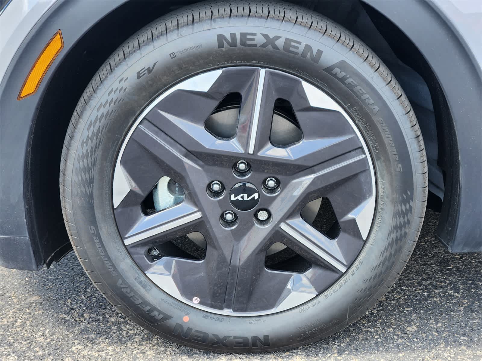 Thumbnail: 2025 Kia EV6 - 9