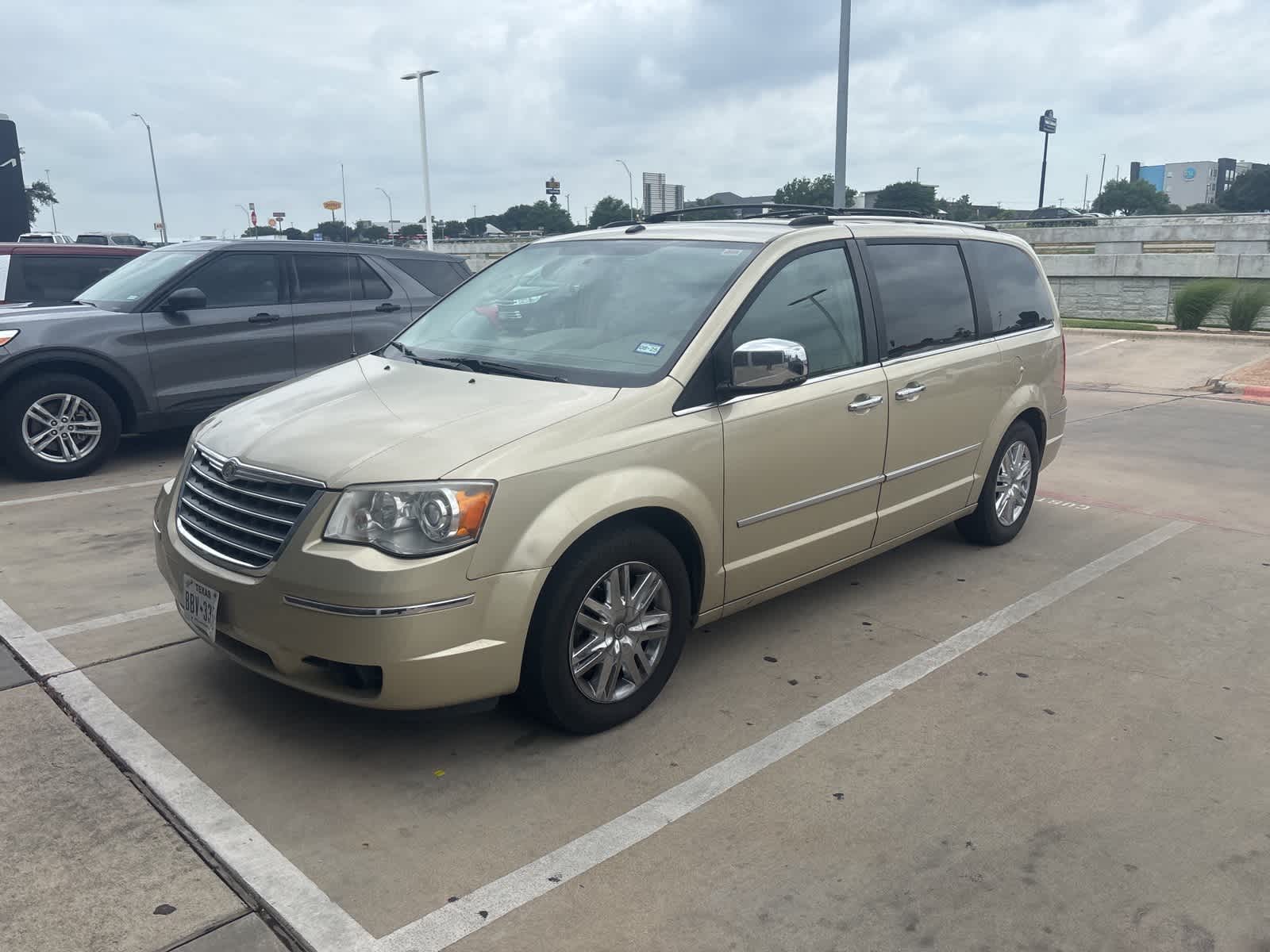 2010 Chrysler Town & Country  -
                  Round Rock, TX