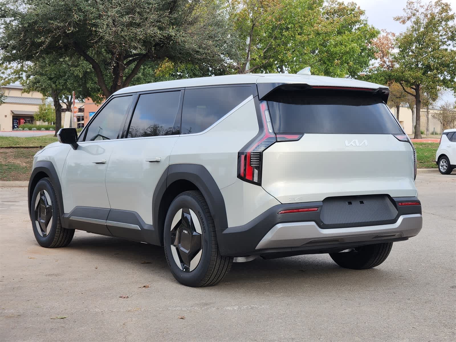 Thumbnail: 2026 Kia EV9 - 6