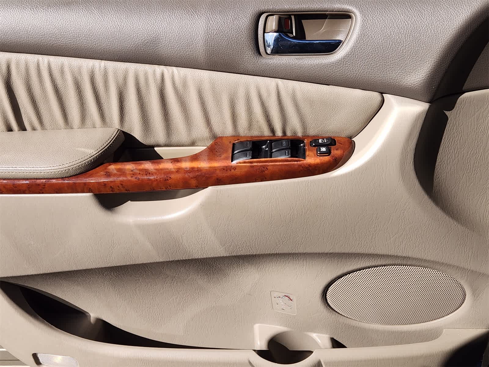 Thumbnail: 2005 Toyota Sienna - 21