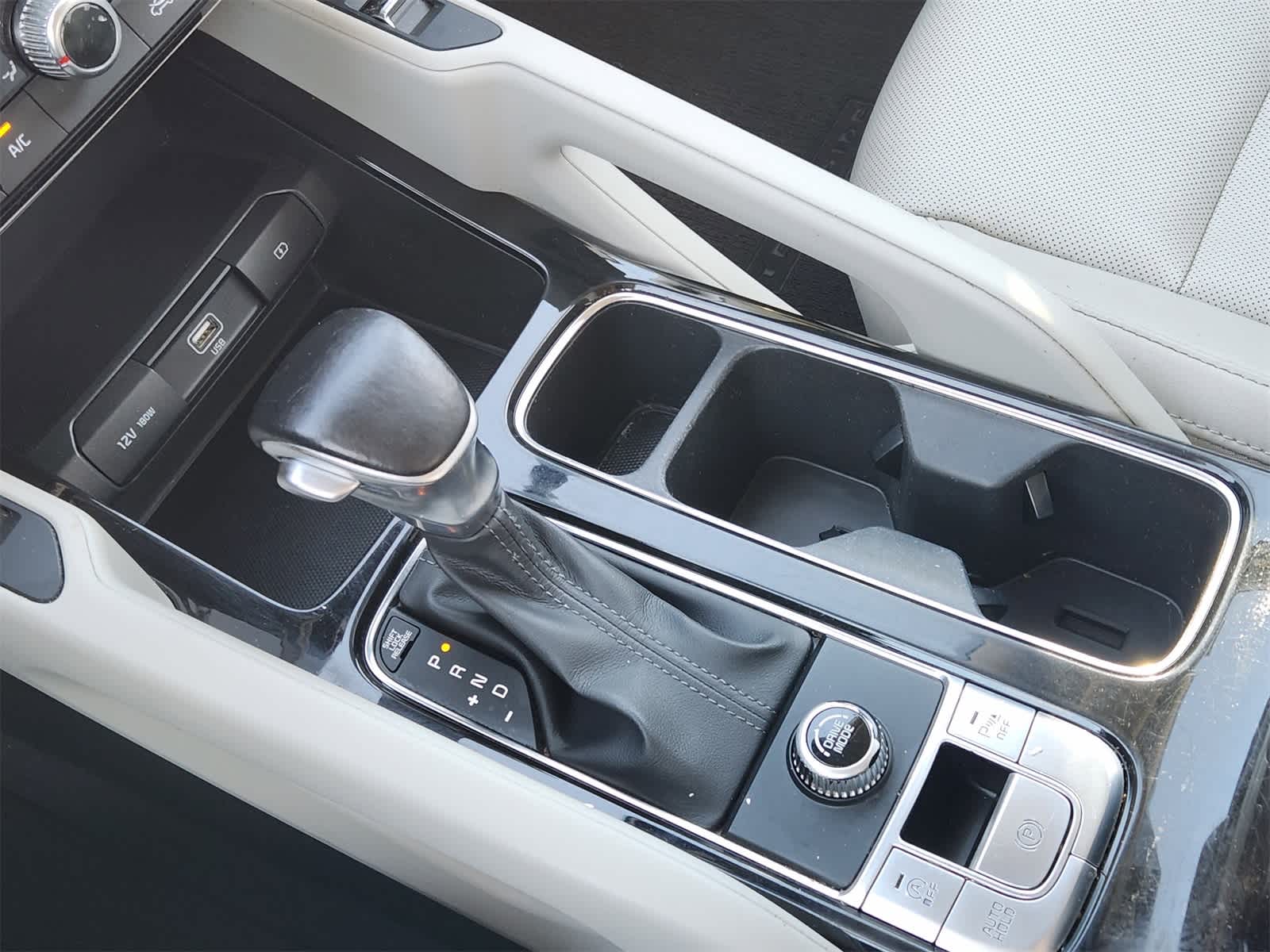 Thumbnail: 2020 Kia Telluride - 20