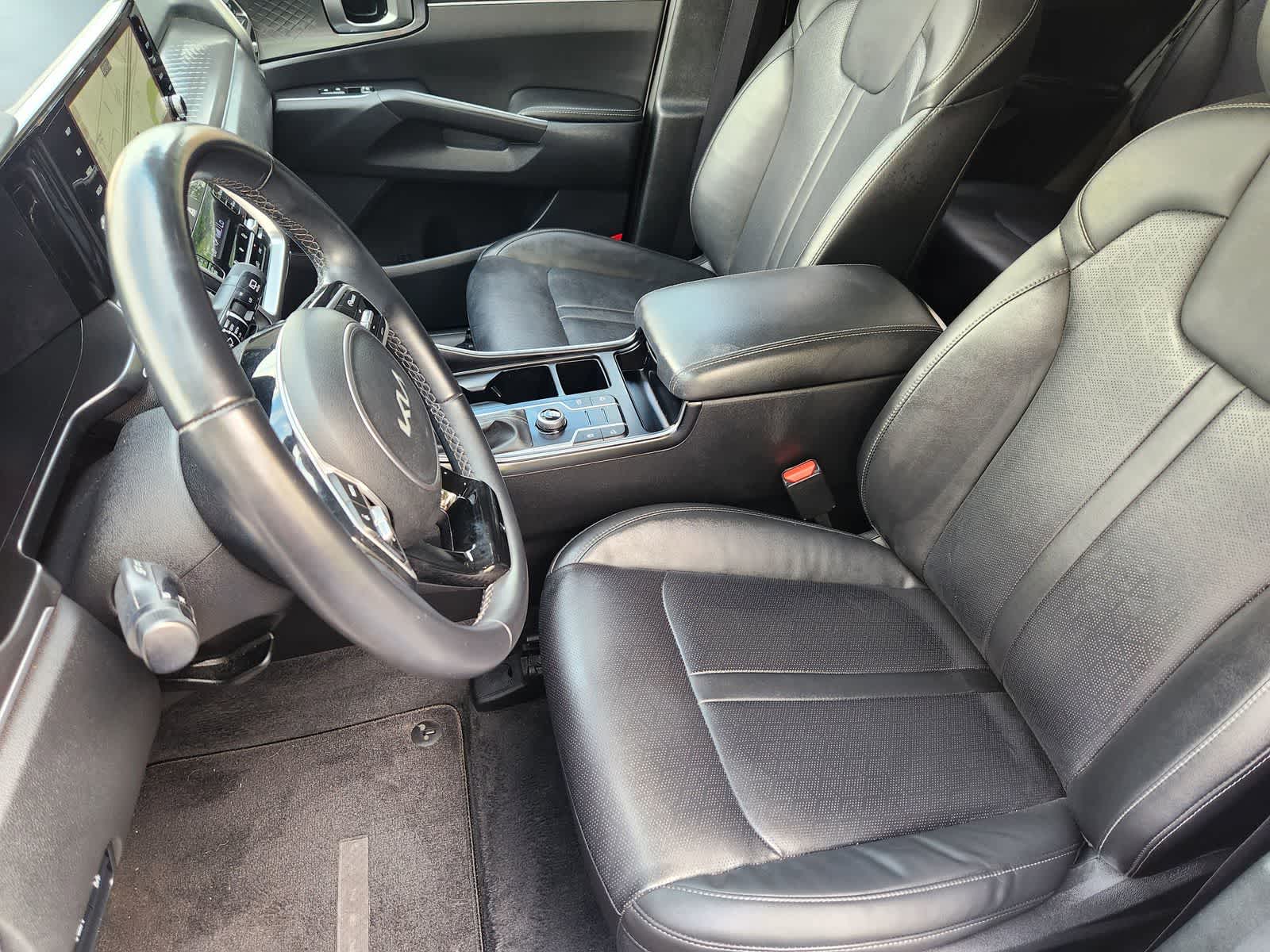 Thumbnail: 2023 Kia Sorento - 12