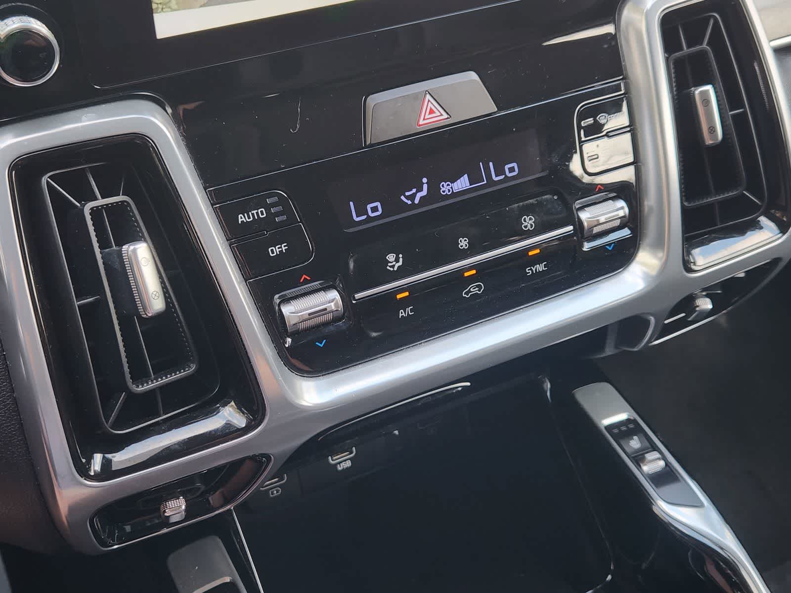 Thumbnail: 2023 Kia Sorento - 19