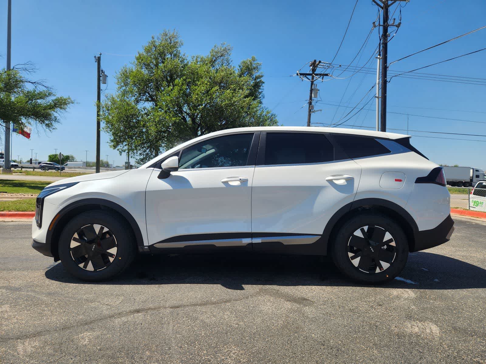 Thumbnail: 2026 Kia Sportage - 4