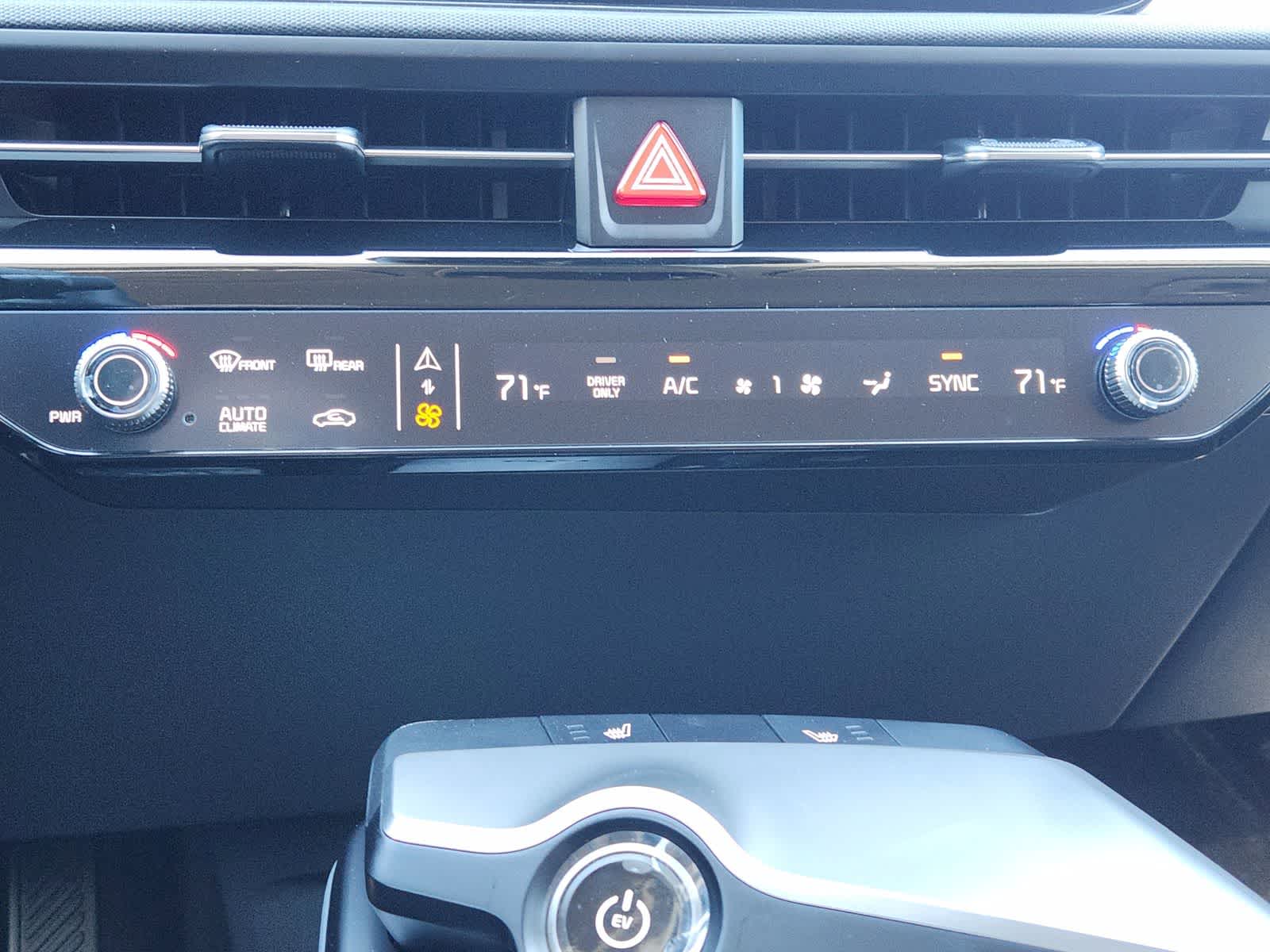 Thumbnail: 2025 Kia EV6 - 16