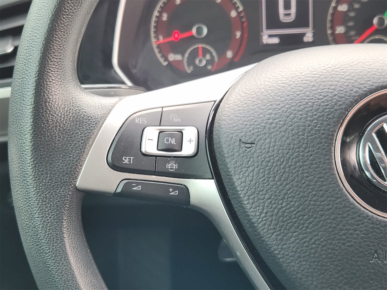 Thumbnail: 2019 Volkswagen Jetta - 25