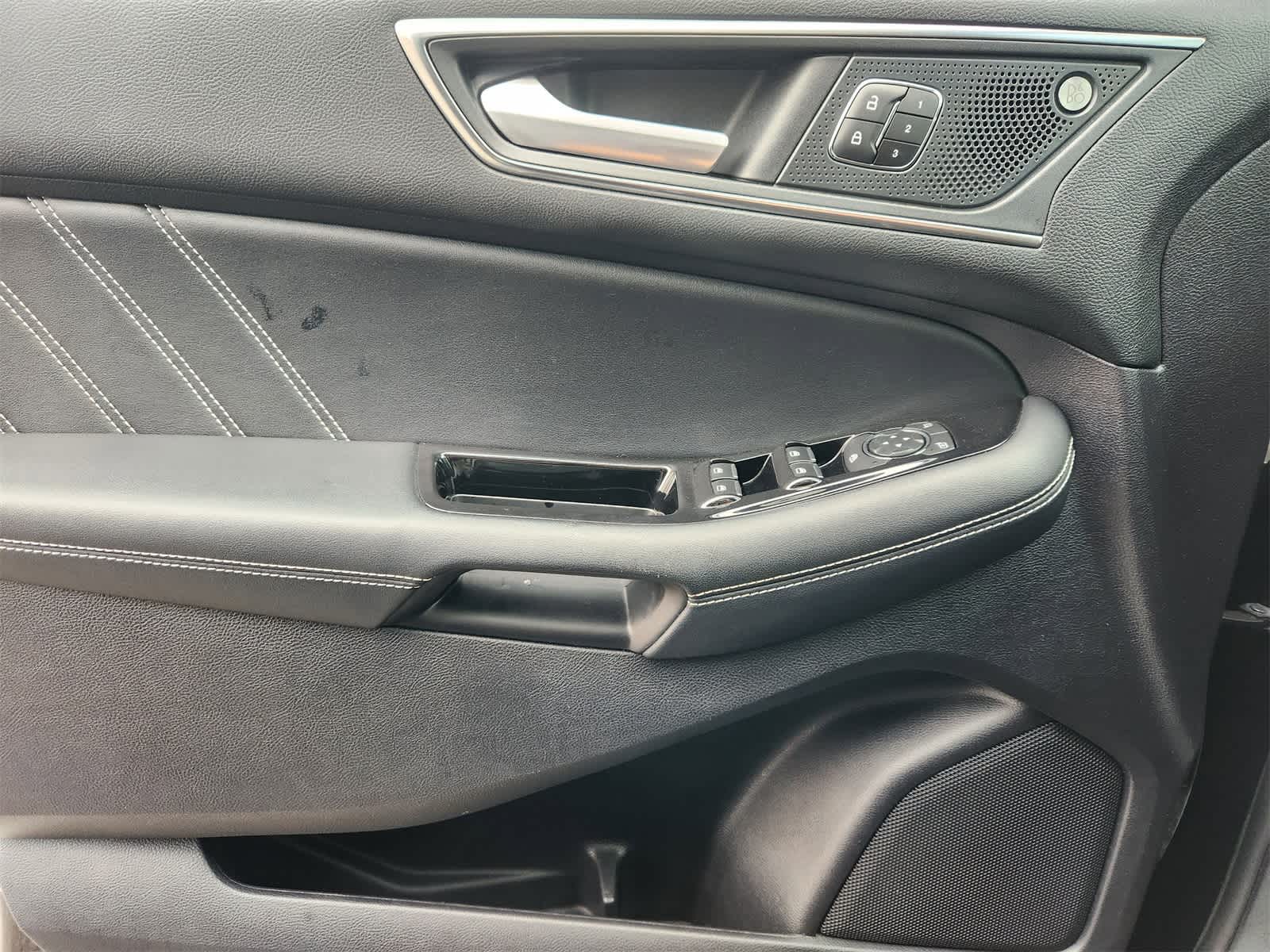 Thumbnail: 2019 Ford Edge - 23