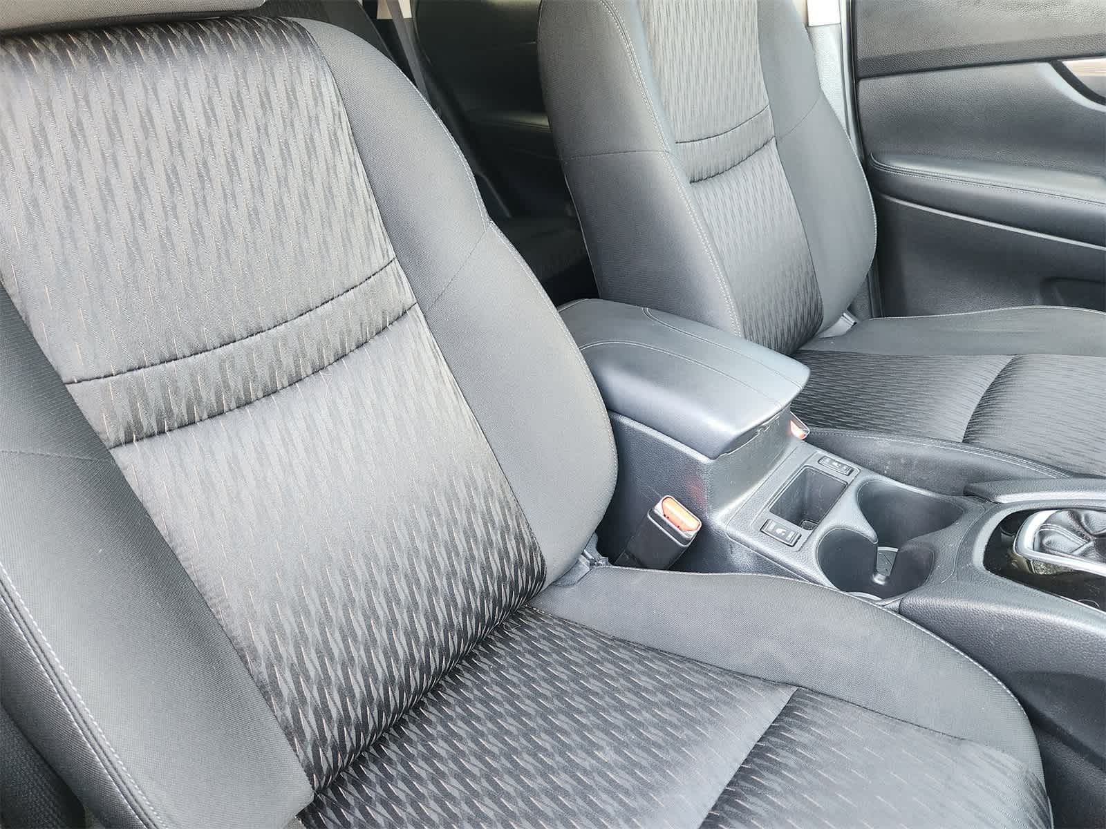 Thumbnail: 2020 Nissan Rogue - 14