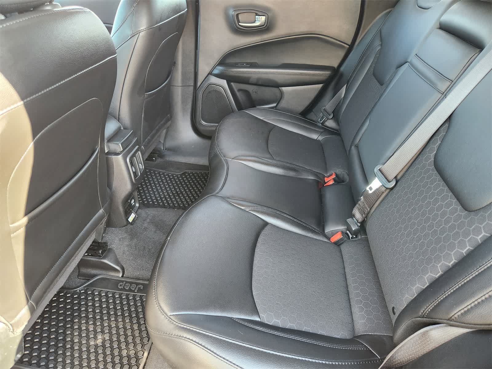 Thumbnail: 2019 Jeep Compass - 23