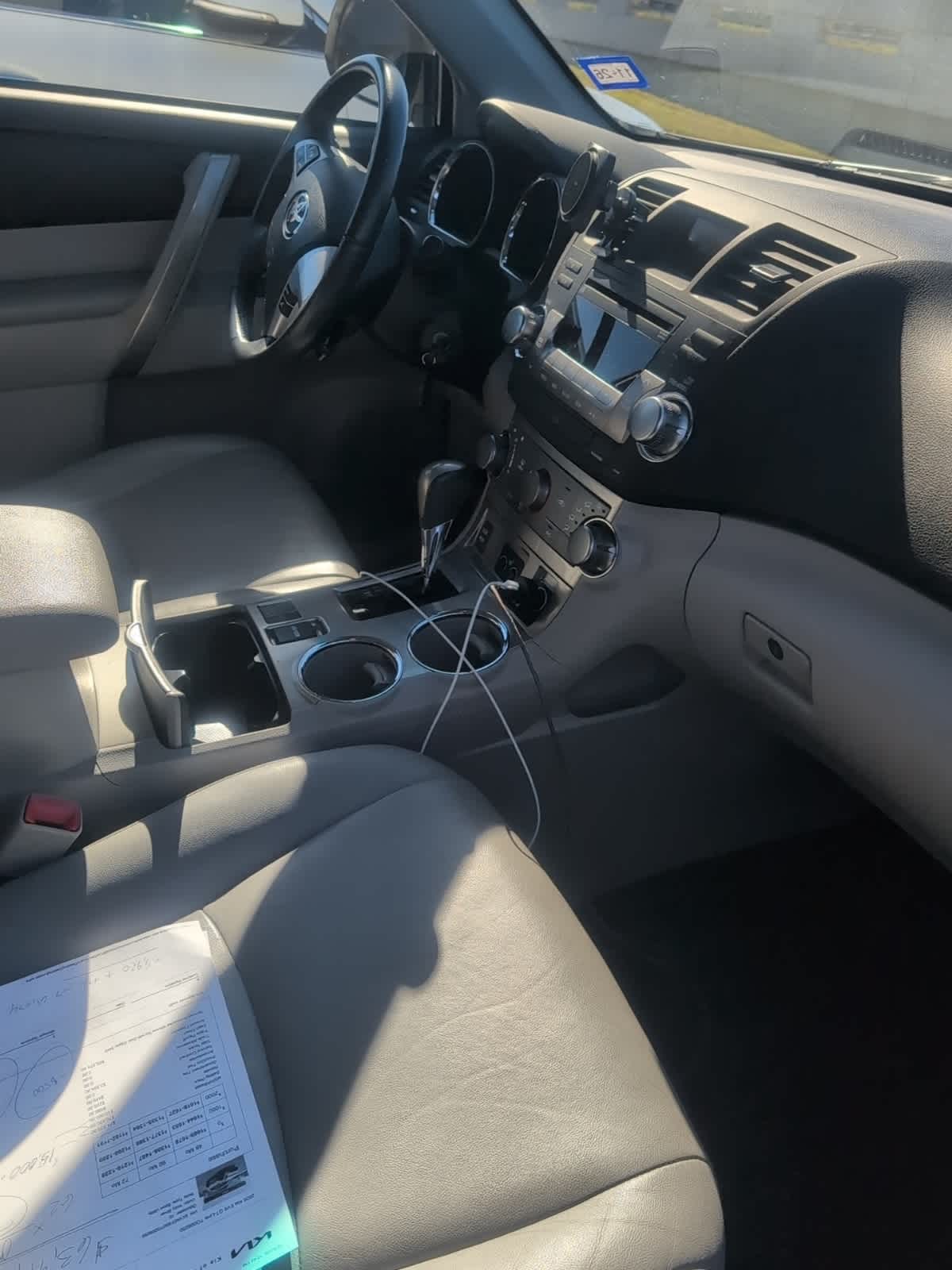 Thumbnail: 2012 Toyota Highlander - 6