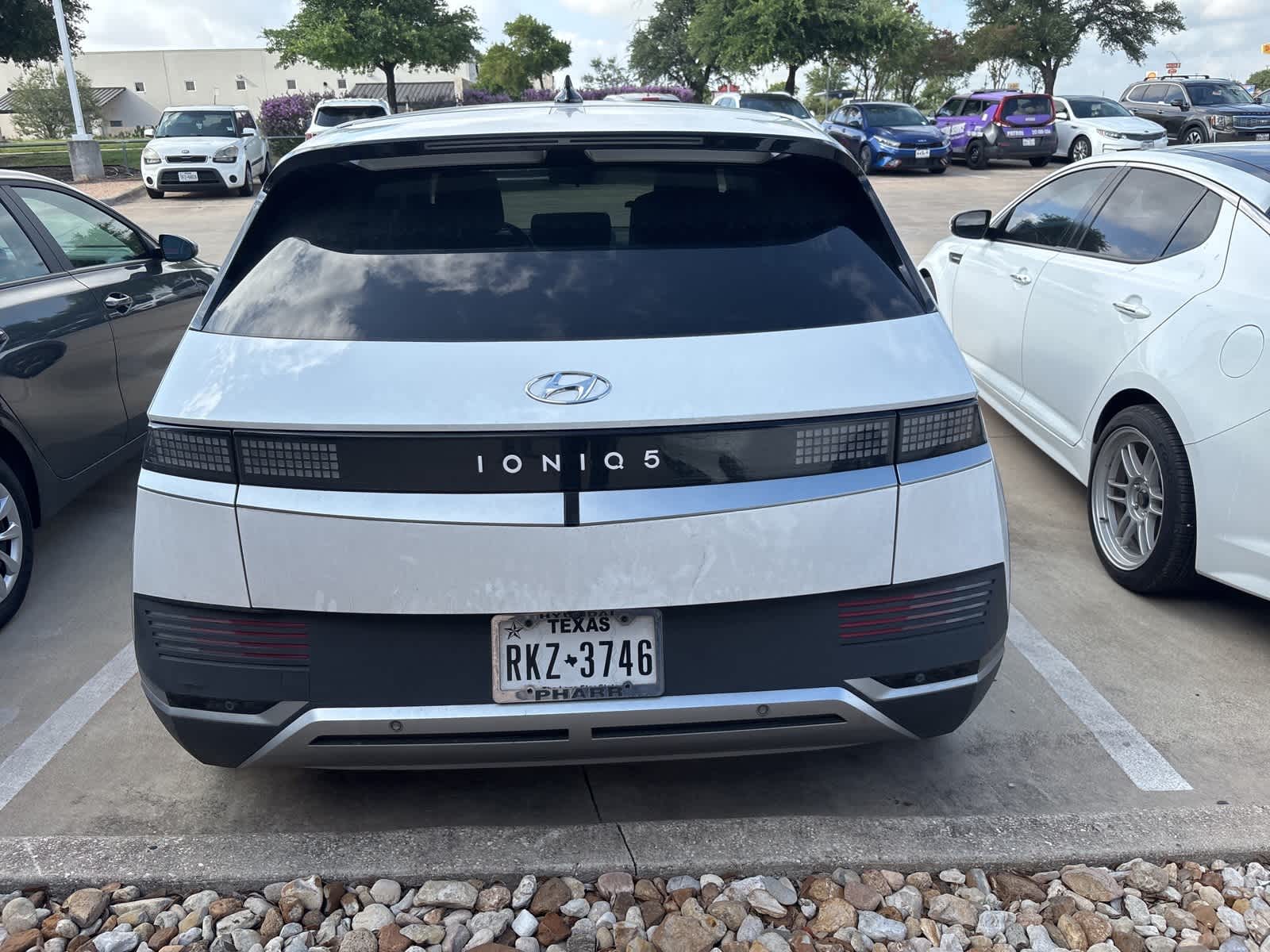 Thumbnail: 2022 Hyundai Ioniq 5 - 5