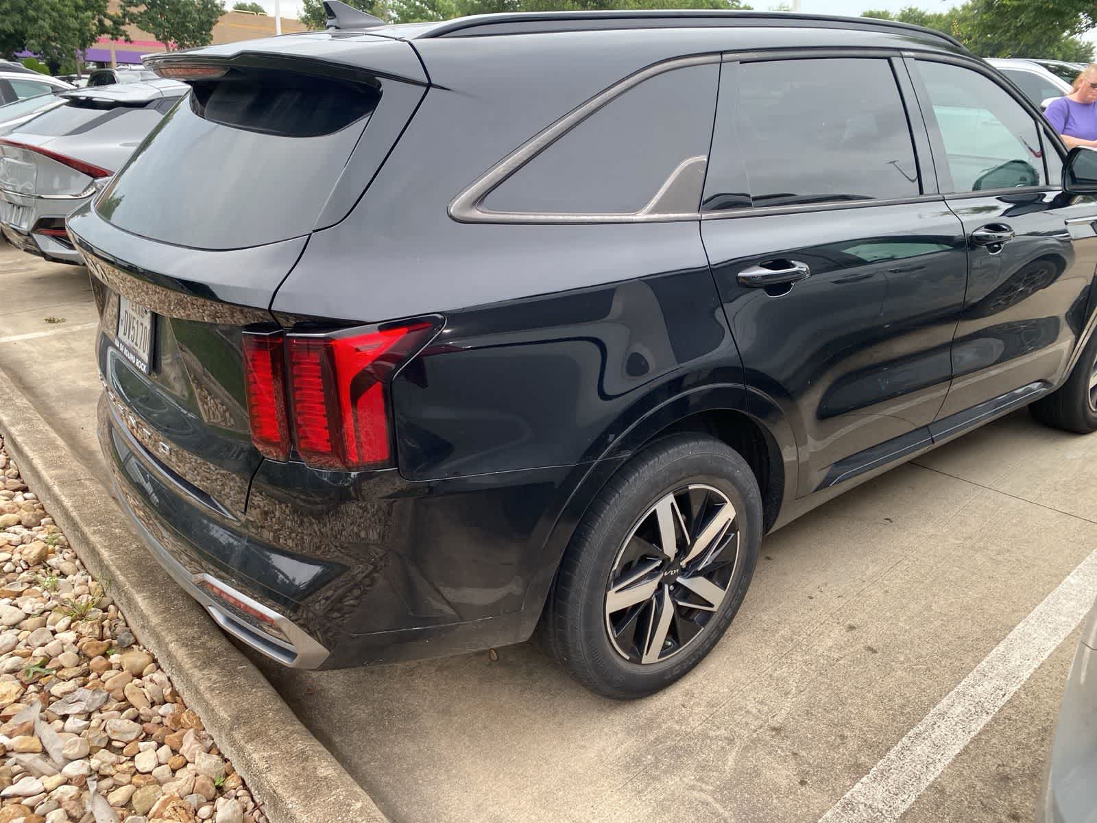 Thumbnail: 2022 Kia Sorento - 3