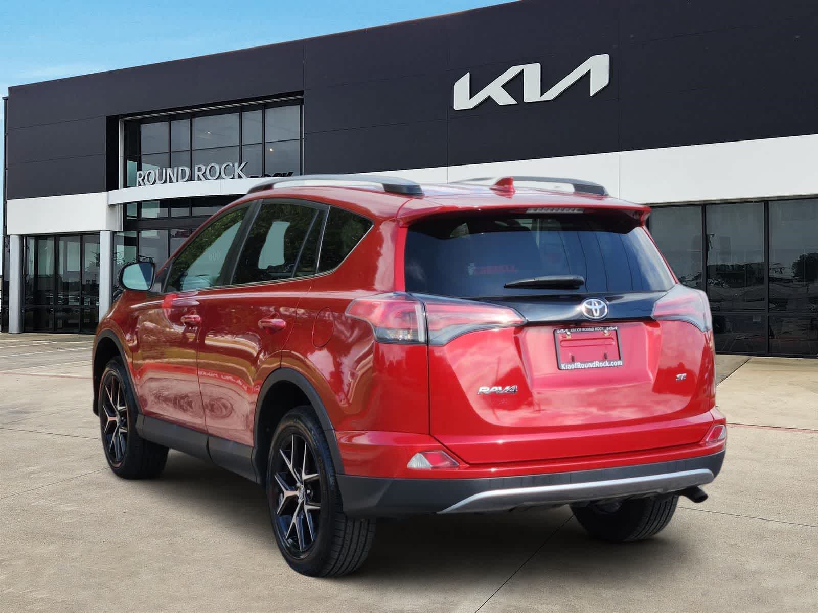 Thumbnail: 2017 Toyota RAV4 - 4