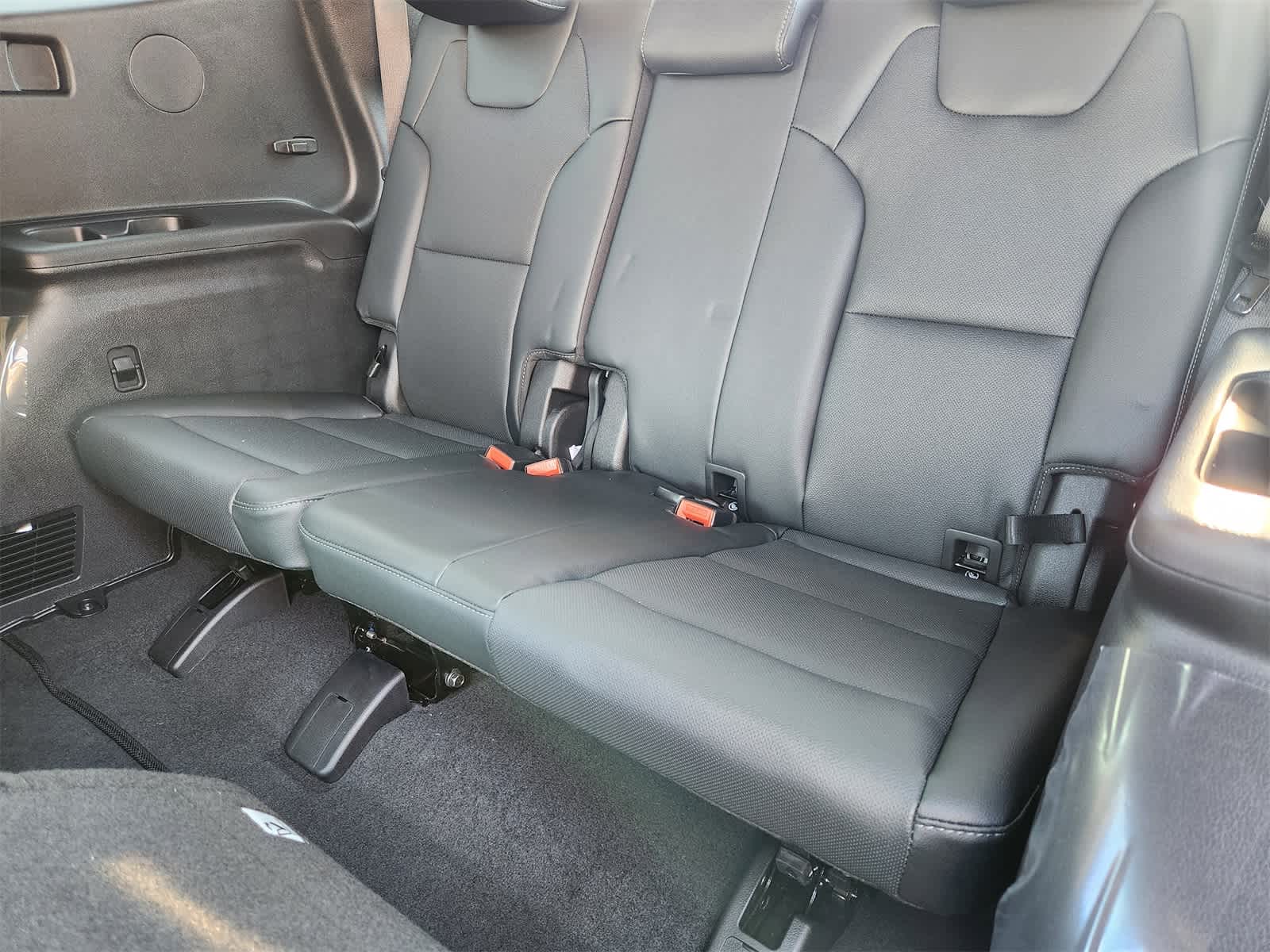 Thumbnail: 2025 Kia Telluride - 28