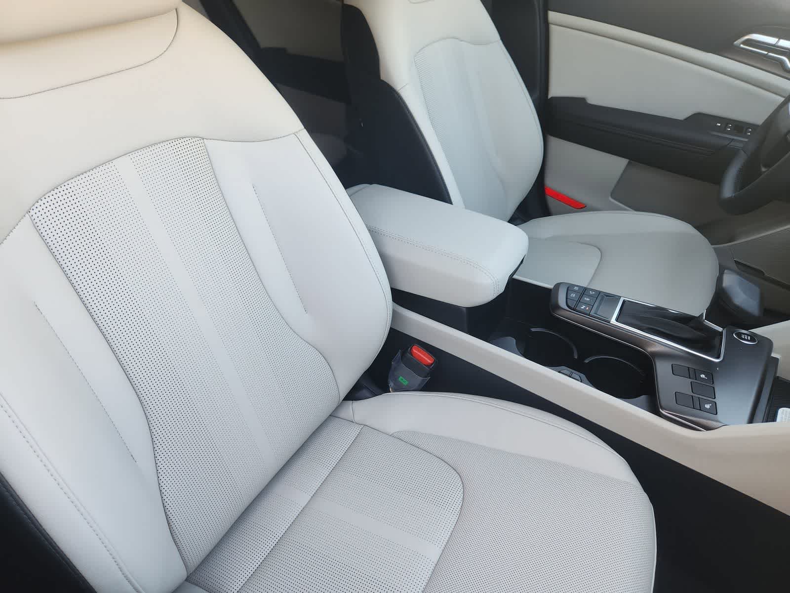 2026 Kia Sportage EX - Photo 12