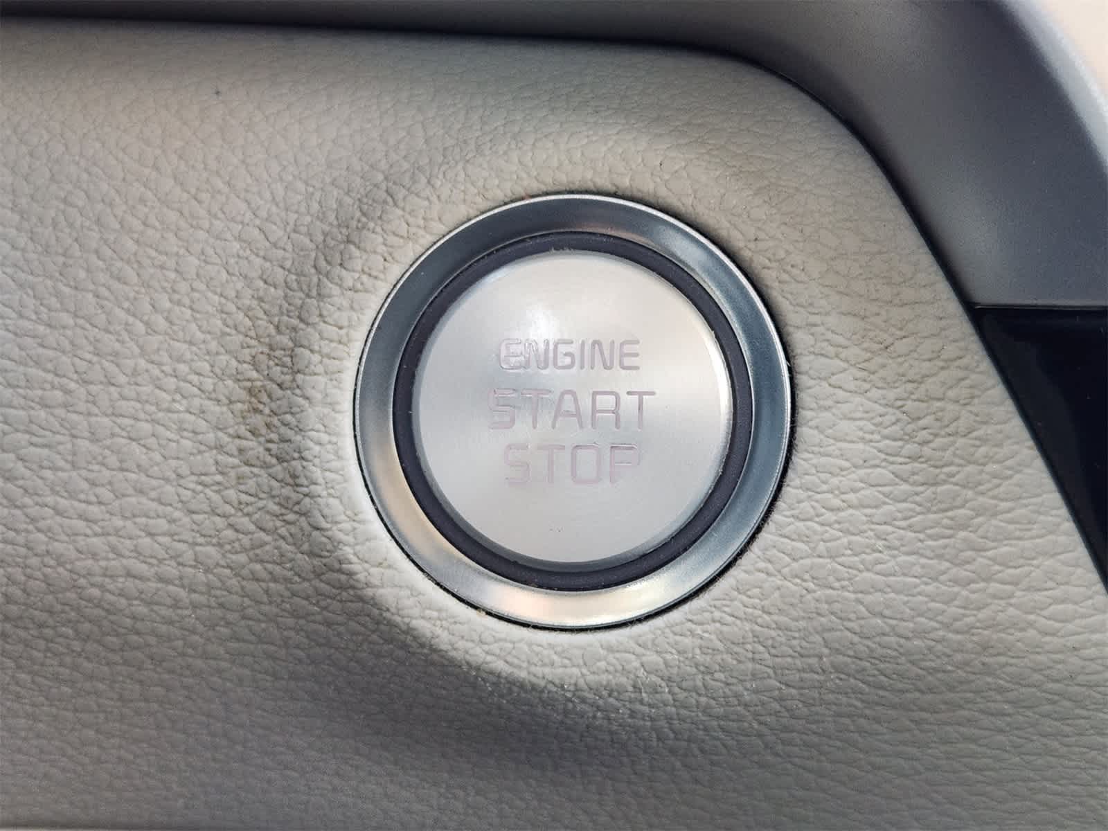 Thumbnail: 2020 Kia Telluride - 21