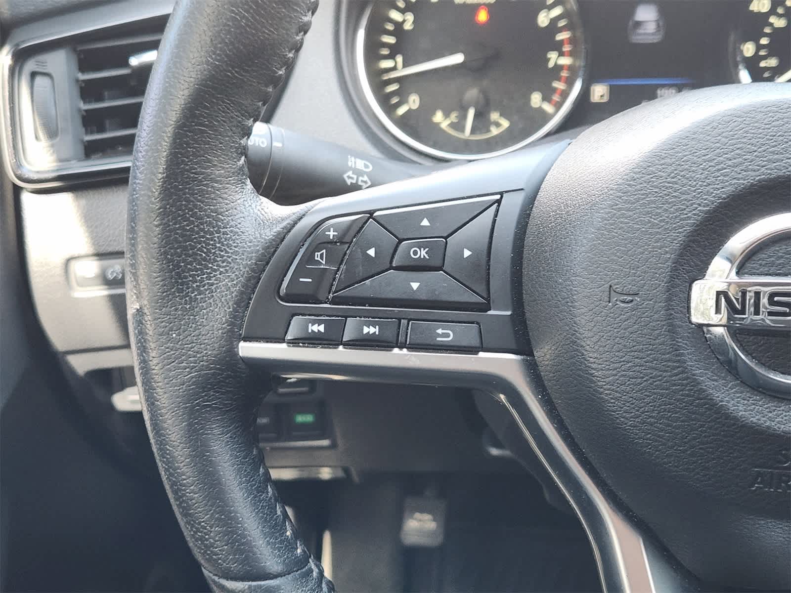 Thumbnail: 2020 Nissan Rogue - 27