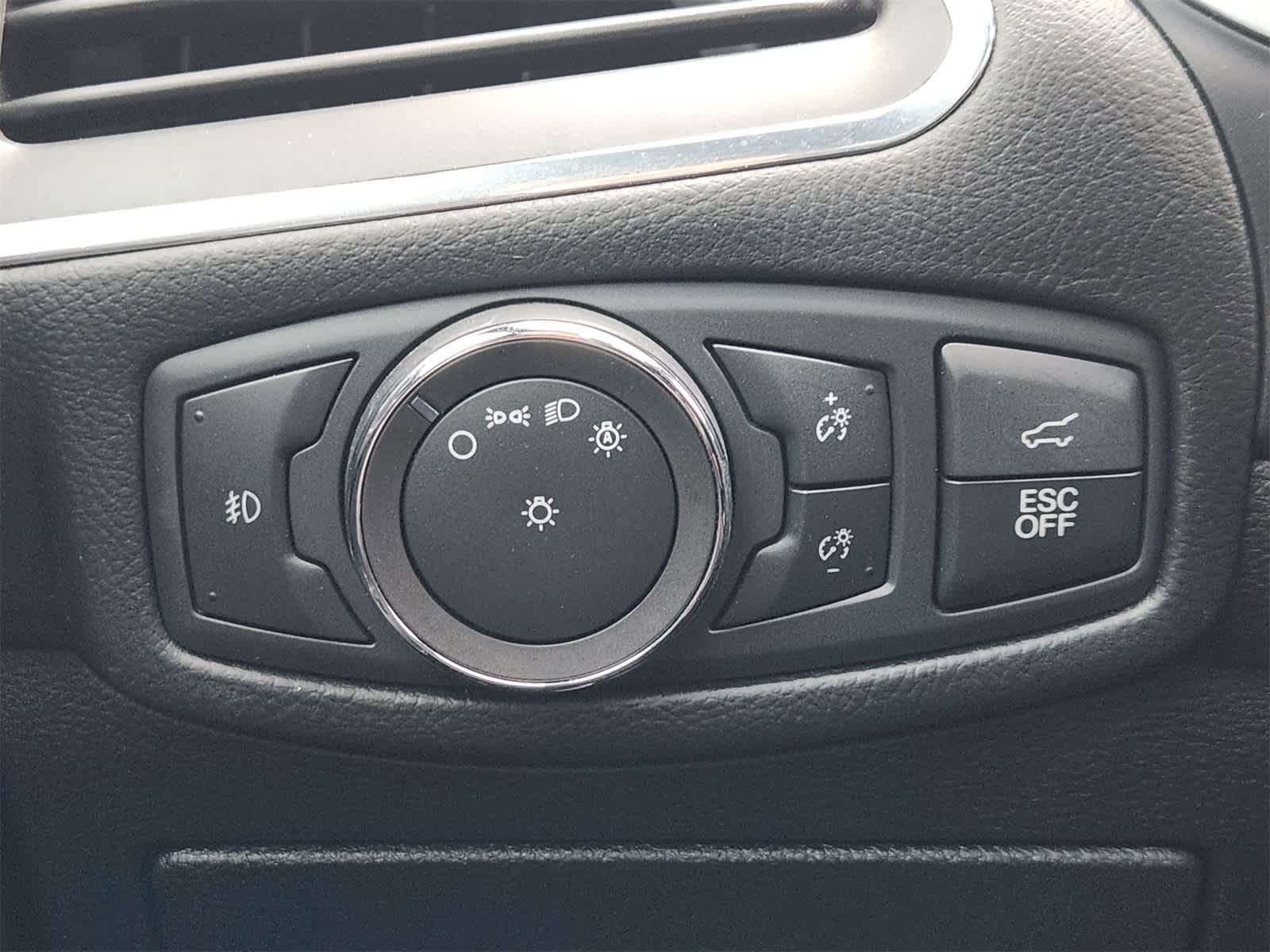 Thumbnail: 2019 Ford Edge - 22