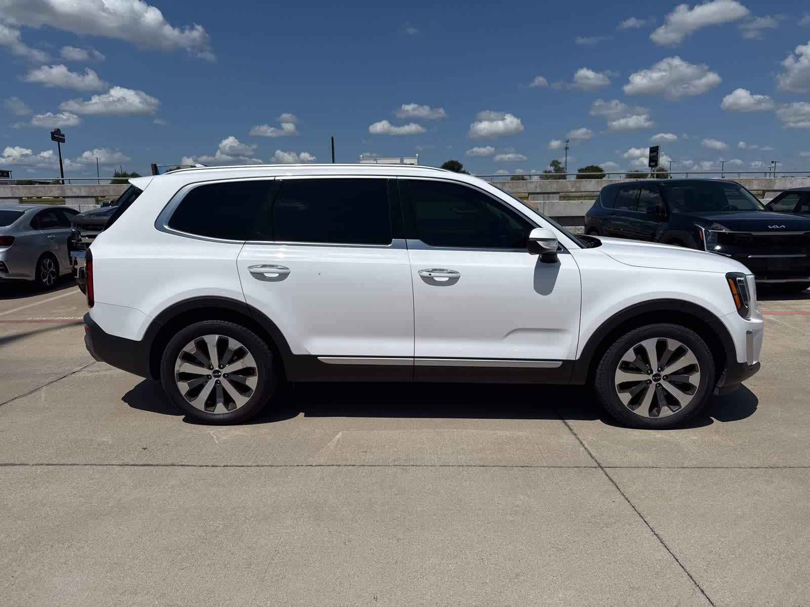 Thumbnail: 2022 Kia Telluride - 4