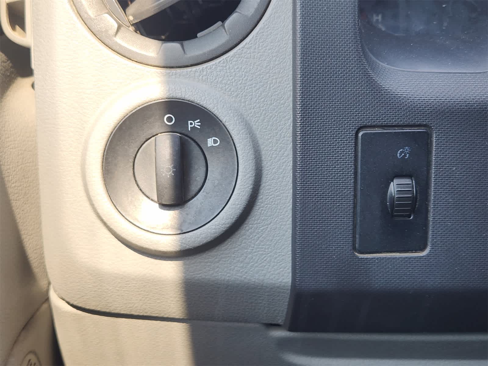 Thumbnail: 2011 Ford Econoline - 20