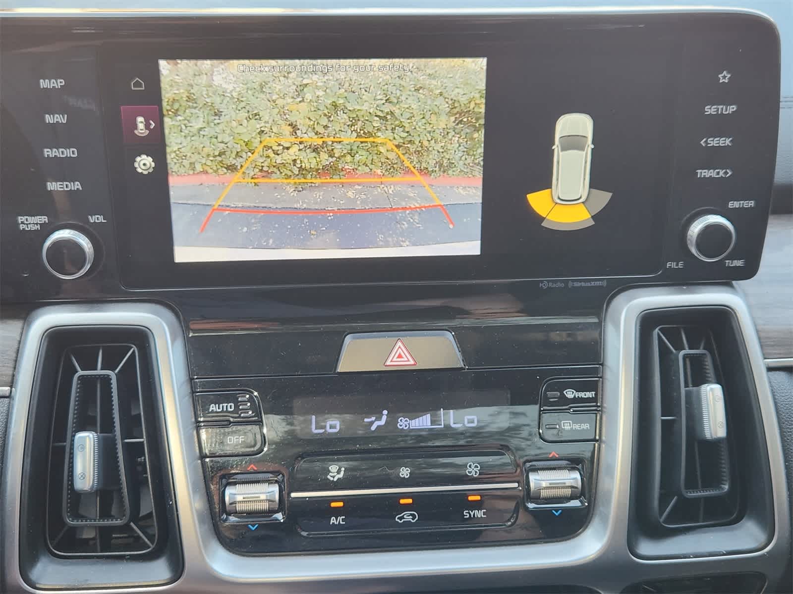 Thumbnail: 2023 Kia Sorento - 18