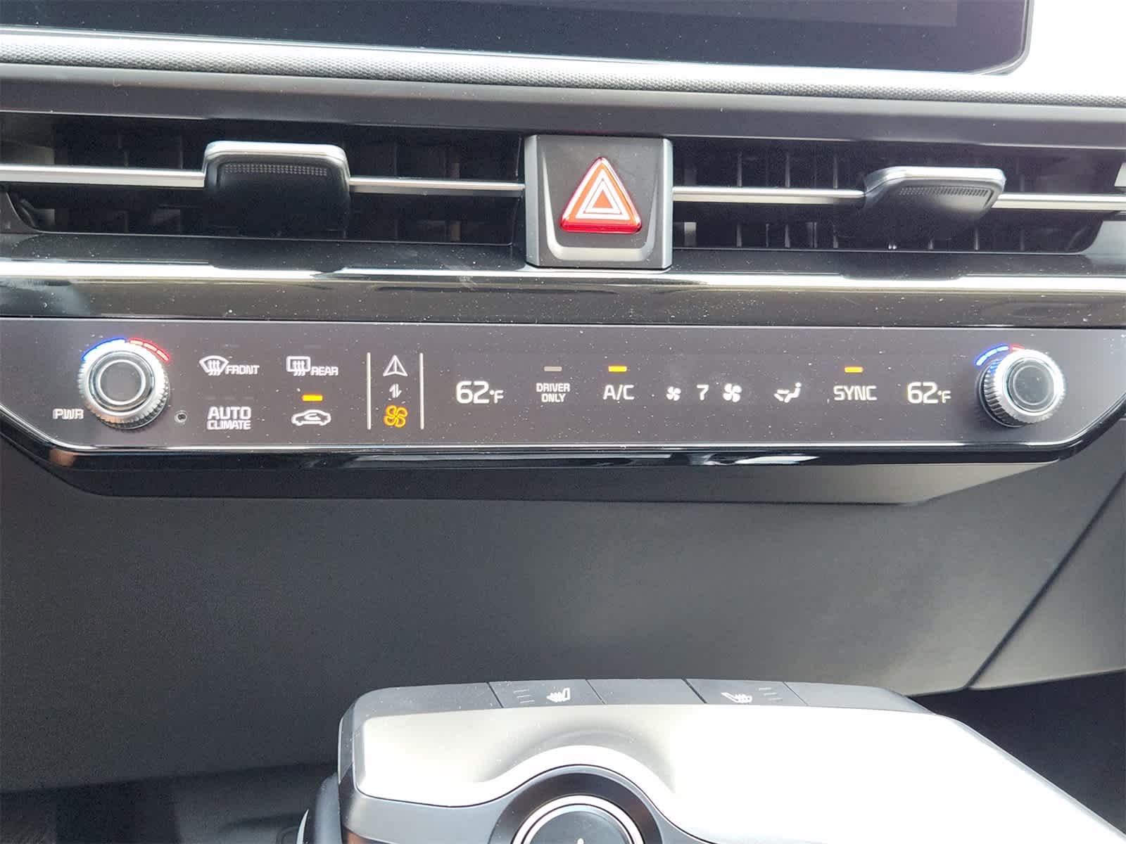 Thumbnail: 2025 Kia EV6 - 17