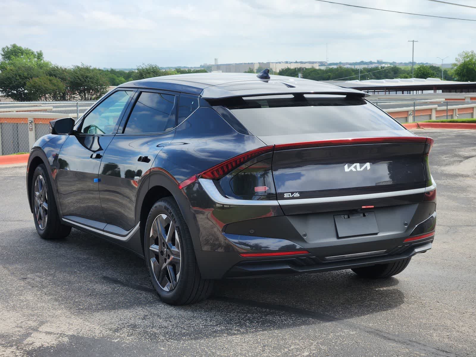 Thumbnail: 2026 Kia EV6 - 5
