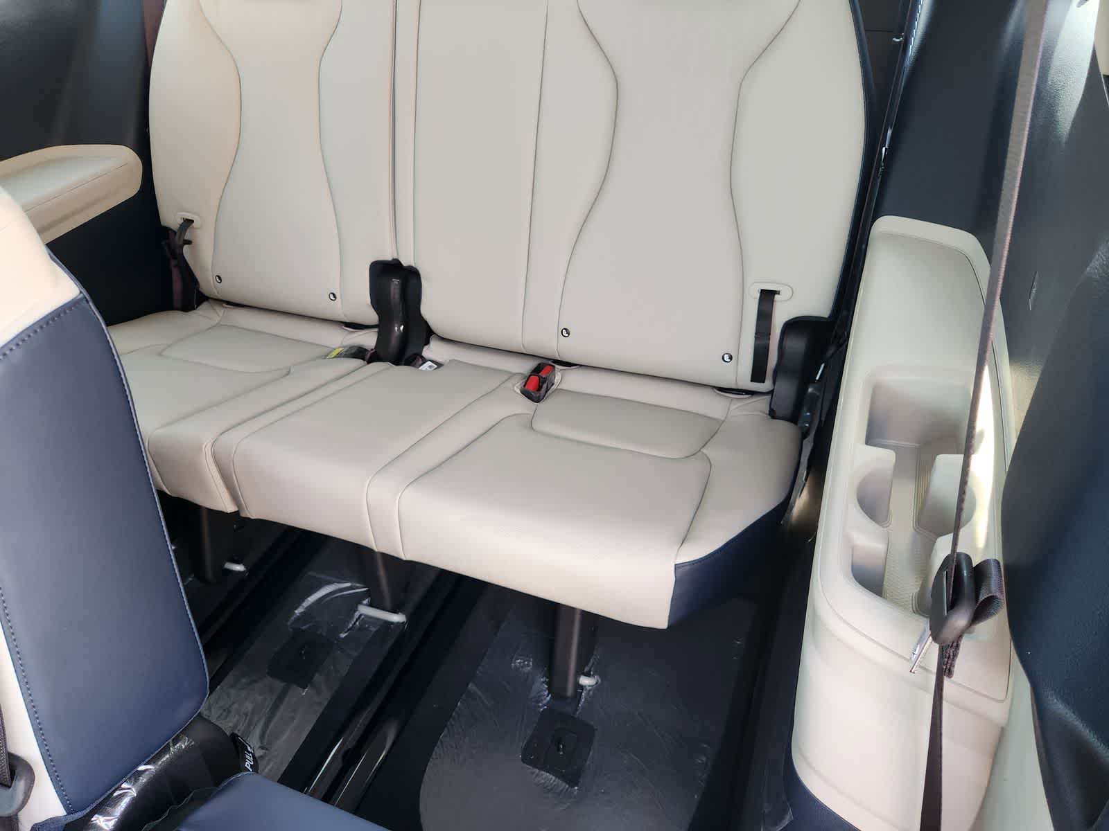 Thumbnail: 2026 Kia Carnival - 22