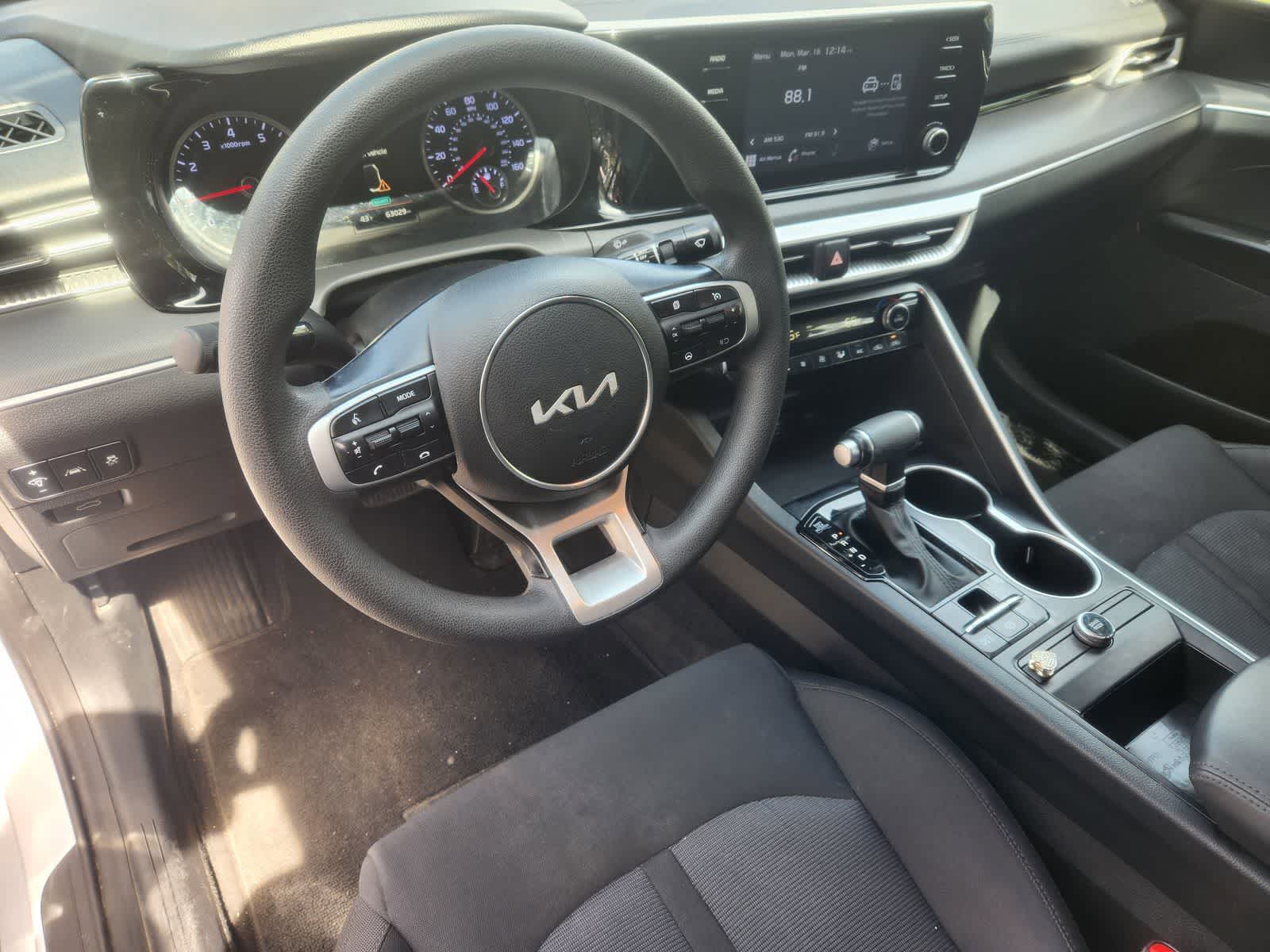 Thumbnail: 2023 Kia K5 - 2