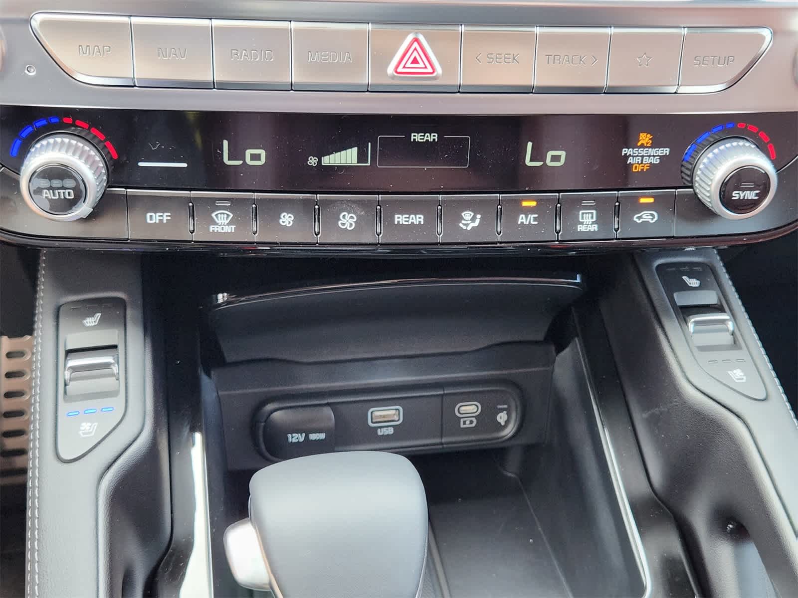 Thumbnail: 2025 Kia Telluride - 17