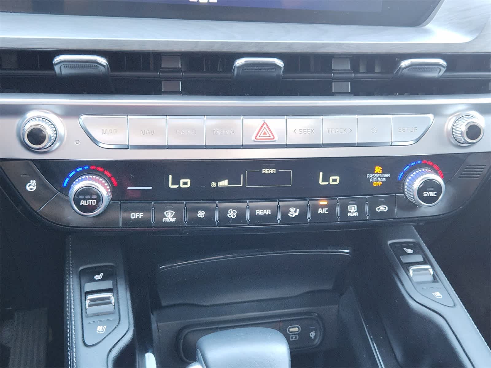 Thumbnail: 2024 Kia Telluride - 19