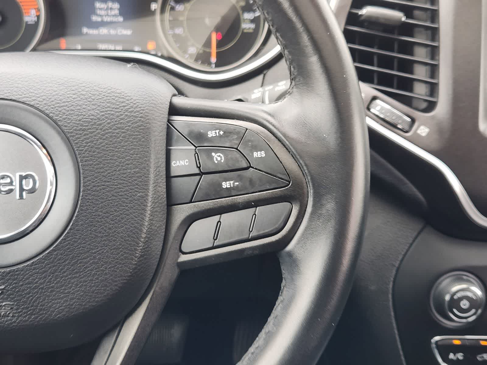 Thumbnail: 2020 Jeep Cherokee - 29