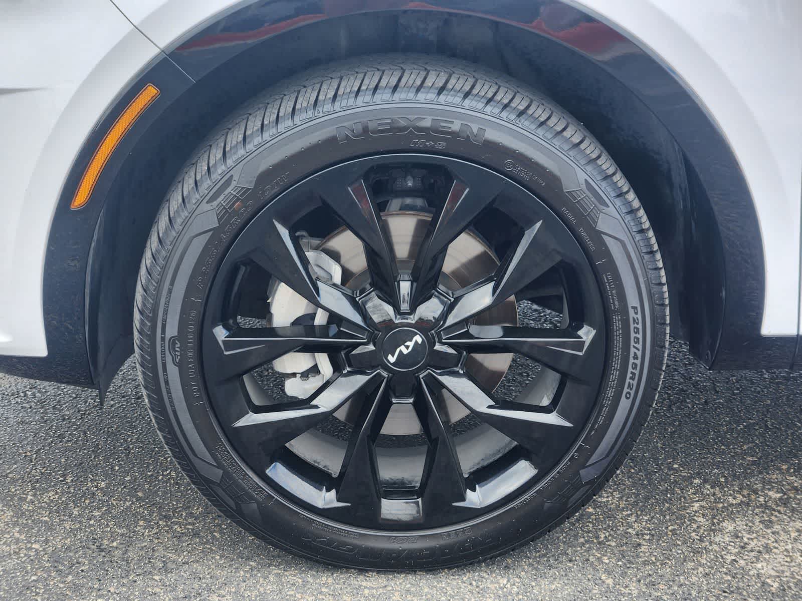 Thumbnail: 2023 Kia Sorento - 9