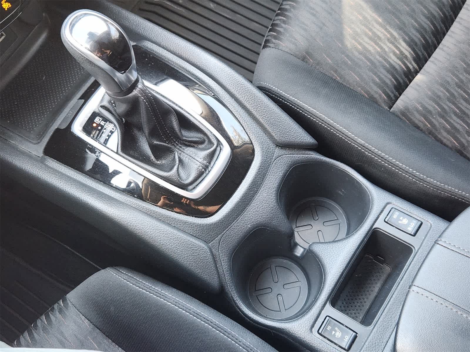 Thumbnail: 2020 Nissan Rogue - 20