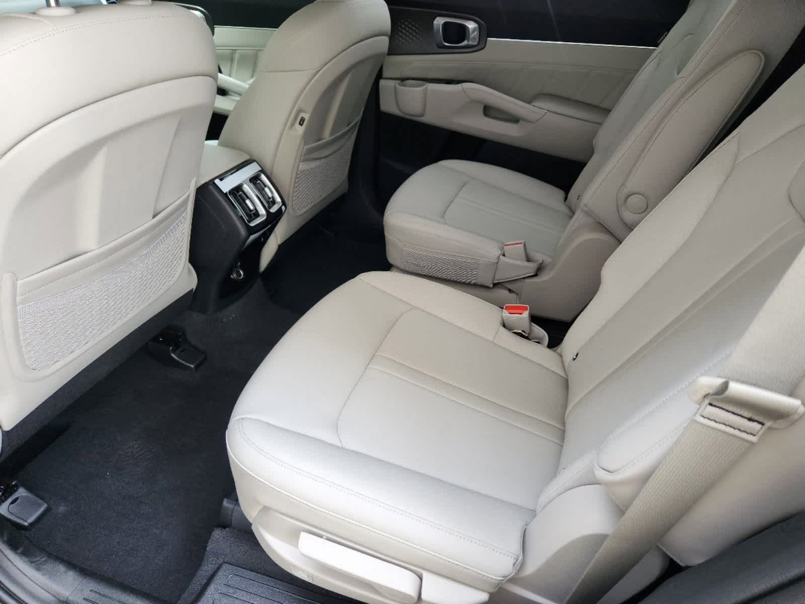 Thumbnail: 2026 Kia Sorento - 24