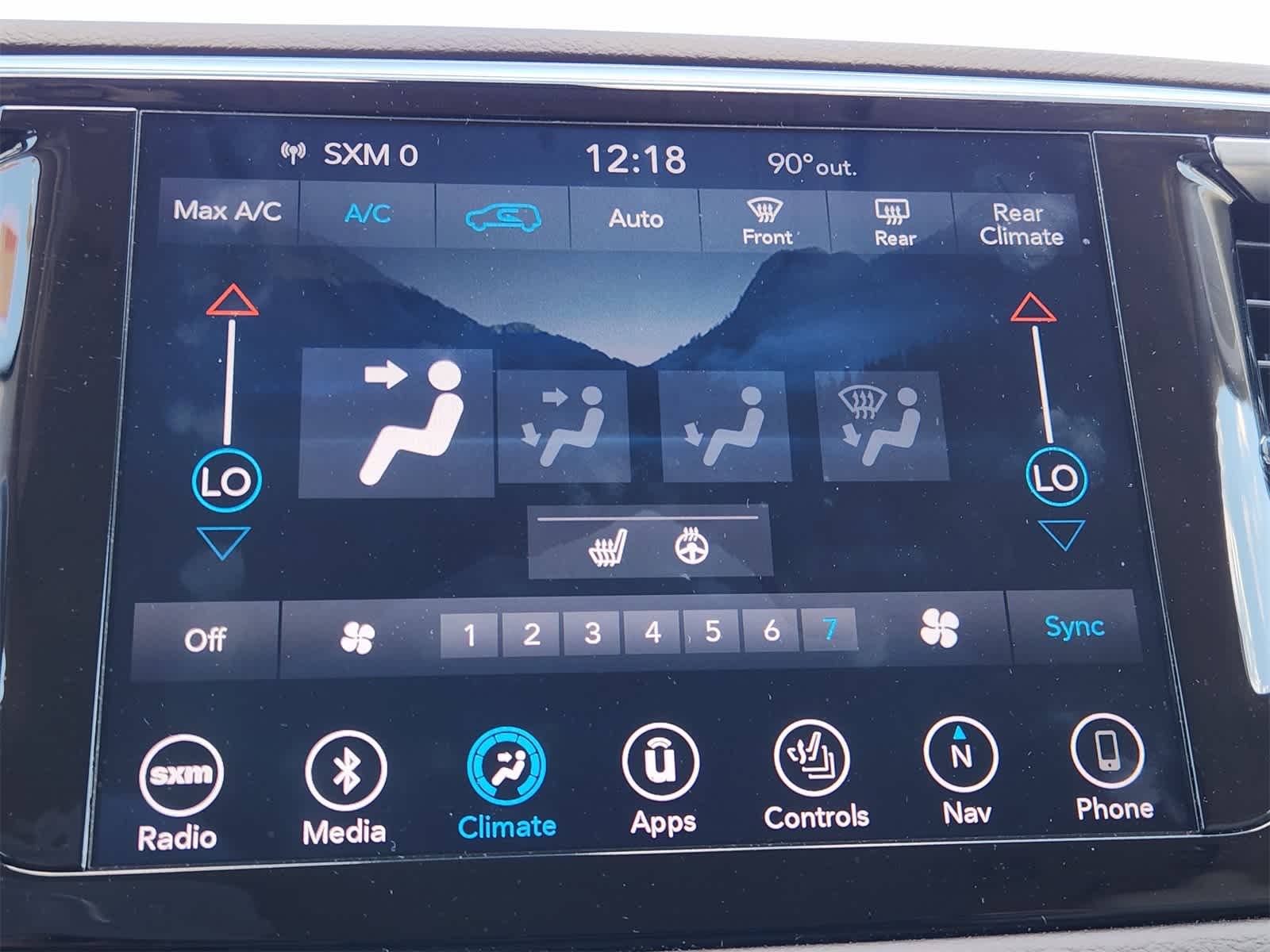 Thumbnail: 2018 Chrysler Pacifica - 19
