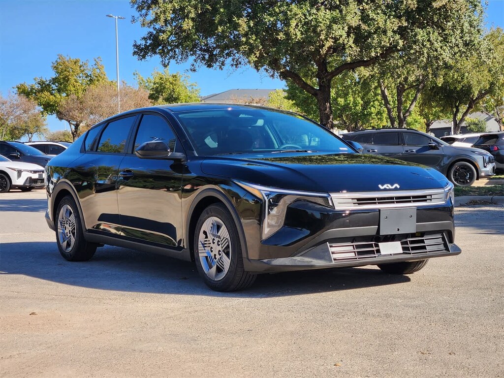 New 2025 Kia K4 LX Sedan